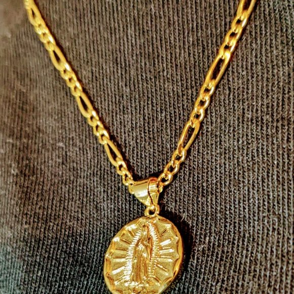 NEW 18K - 22in Gold Plated Virgin Mary Necklace Virgen Maria - Picture 2 of 4